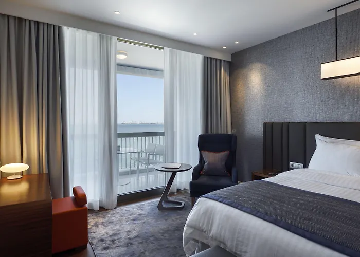 麦卡德尼娜皇宫酒店 5*