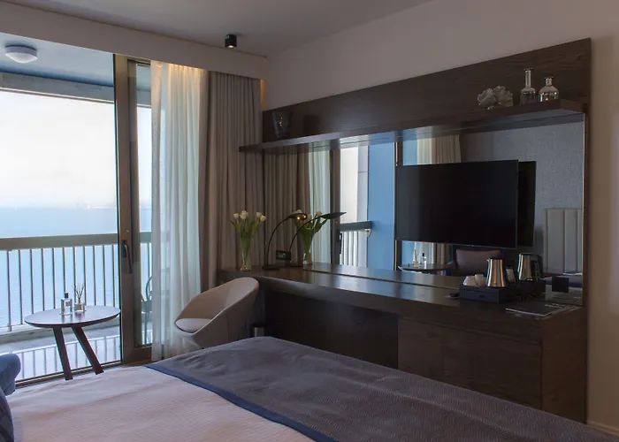 麦卡德尼娜皇宫酒店 酒店