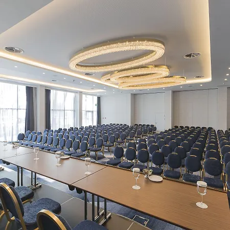 ماكادونيا بالاس 5*