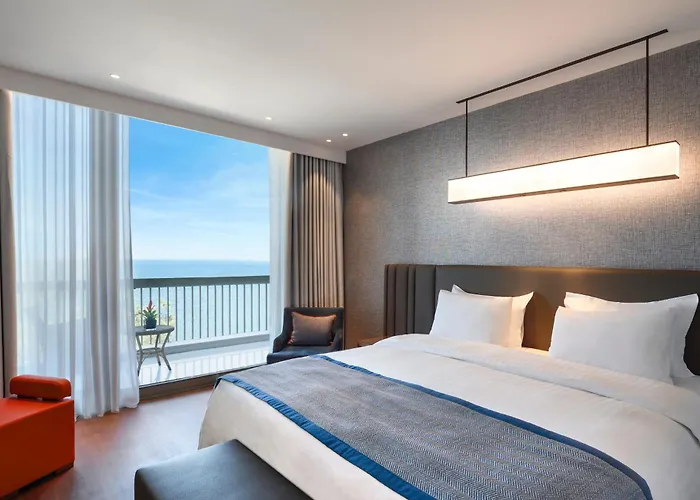Makedonia Palace