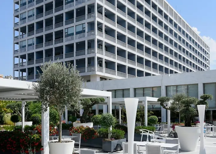 Makedonia Palace