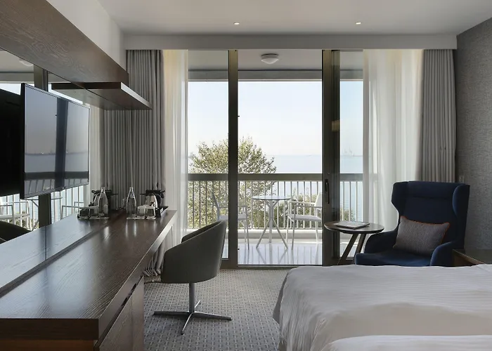 Makedonia Palace