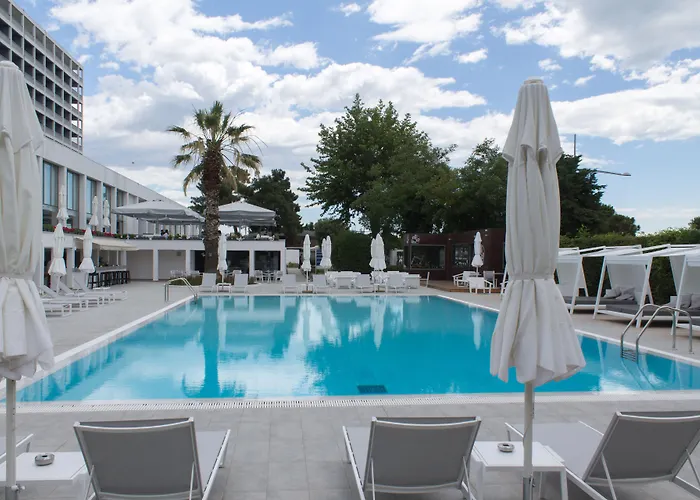 Makedonia Palace